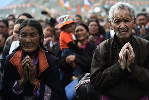 中共士兵闖入印度 阻止藏人替達賴喇嘛慶生