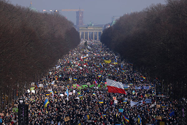 【圖輯】數十萬人柏林示威 抗議俄羅斯侵烏克蘭