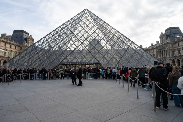 盧浮宮門票部分漲45% 非歐元區遊客受影響
