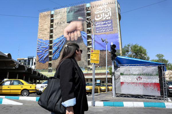 伊朗經濟在戰爭、通脹和失業重壓下苦掙扎