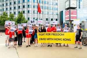 為香港自由抗爭 無國界記者柏林中使館前集會