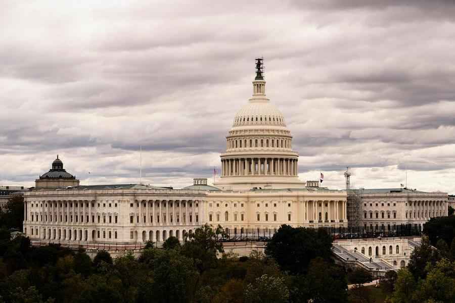 美國參議院通過法案 限制中國生物公司業務