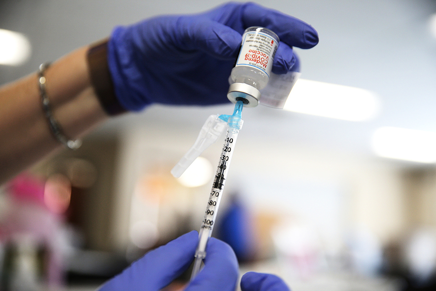 FDA專家組支持高危族群打第三針莫德納疫苗