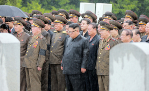 少校月薪僅1美元 北韓軍官如何存活？
