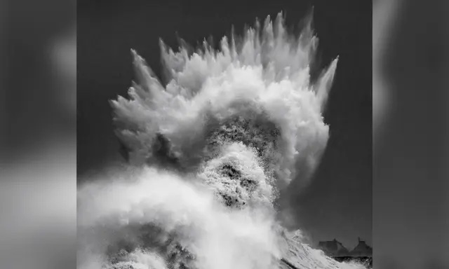 【圖輯】風暴海浪 似希臘海神波塞冬的臉