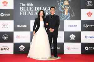 湯唯隔10年疑懷第二胎 與倪妮耳語細節引關注