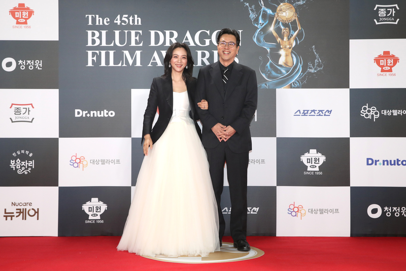 湯唯回北京在機場喝斥插隊者 網民稱道勇敢