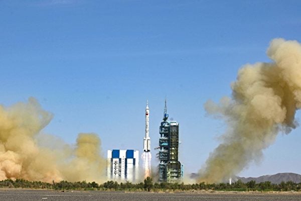 2022年8月23日，美國商務部將七個中國相關實體添加到其出口管制黑名單中。這些公司主要與航太有關。圖為2022年6月5日，搭載神舟十四號飛船的長征二號F遙十四運載火箭在酒泉衛星發射中心發射。 （Photo by AFP）