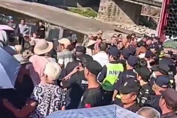 浙江數百特警進村搶水資源 警民爆衝突