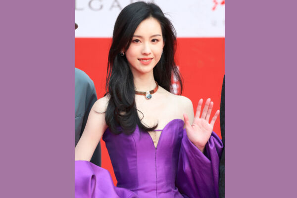 當紅女星陳都靈遭傳受凌虐 走紅地氈需兩人攙扶