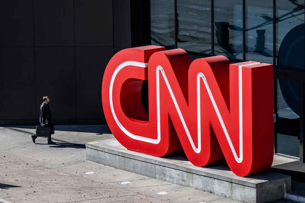 2022年11月30日，CNN行政總裁兼董事長Chris Licht通知公司開始裁員。圖為CNN在佐治亞州亞特蘭大的全球辦公室總部。（Brandon Bell/Getty Images）