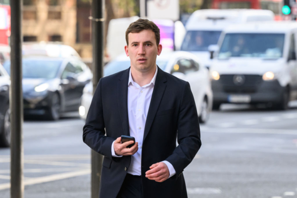 中共間諜案撤訴 引發英政壇激烈辯論