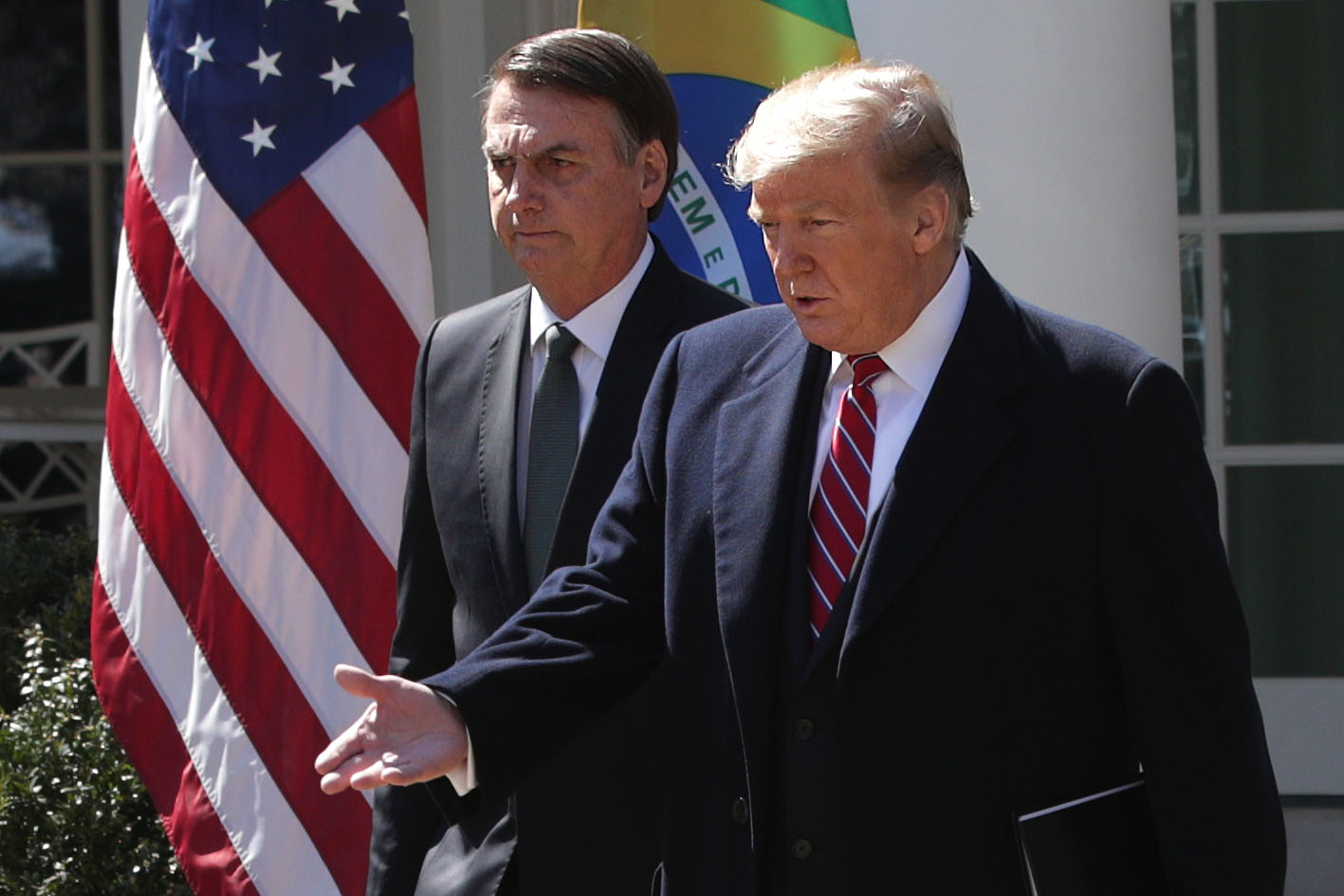 圖為2019年3月19日，巴西總統賈爾．博爾索納羅（Jair Bolsonaro，左）與特朗普在白宮。（Alex Wong/Getty Images）