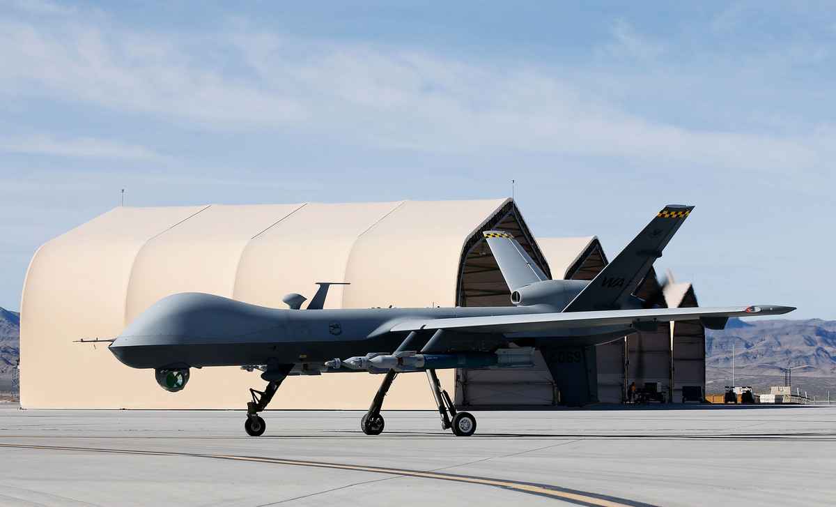 圖為美國MQ-9「死神」無人機，不是彈簧刀無人機。（Isaac Brekken/Getty Images）