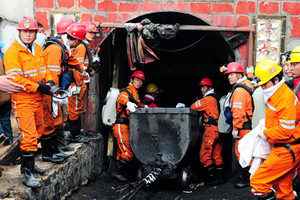 甘肅景泰一煤礦邊坡坍塌事故 致10死6傷