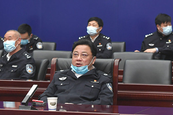 2020年4月7日，時任公安部副部長孫力軍在武漢市的一次會議上。（Feature China/Barcroft Media via Getty Images）