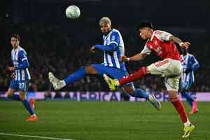 英超：曼城慘遭逼平 曼聯不敵「十人」紐卡