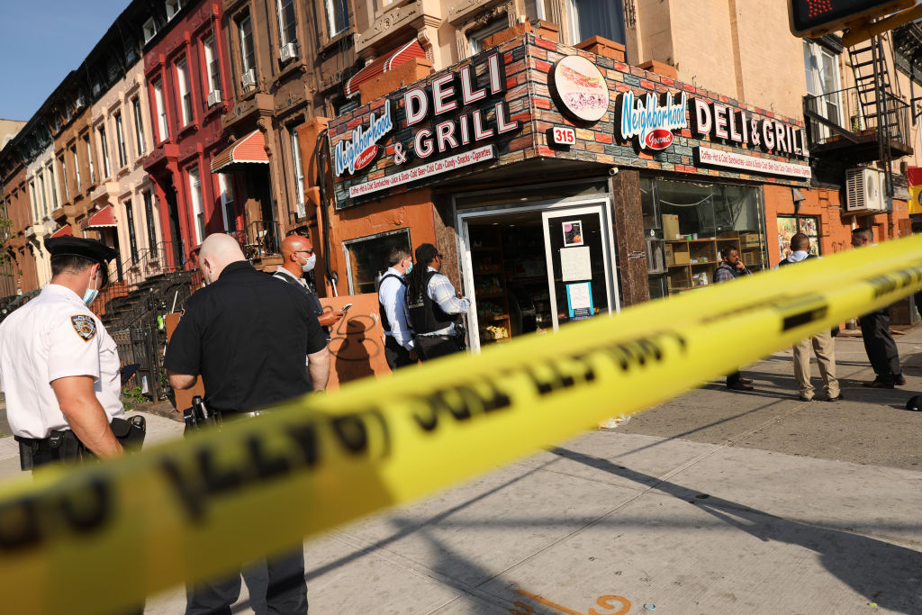 紐約市警局統計，獨立日周末累計超過50名市民中槍，治安狀況令人擔憂。圖為示意圖。（Spencer Platt/Getty Images）