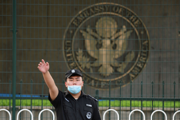 楊威：中國留學生難獲美簽 罪魁是中共