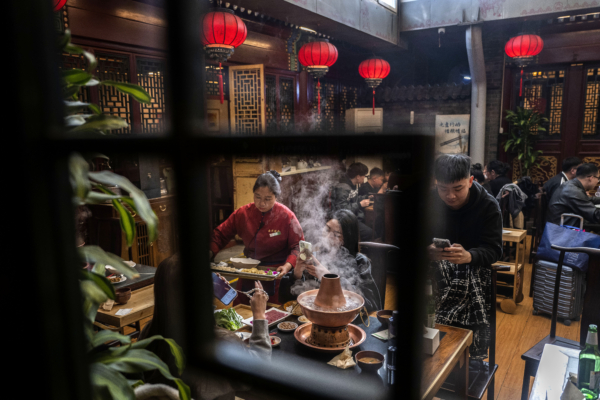 呷哺呷哺上半年預虧恐破億 火鍋巨頭連虧多年