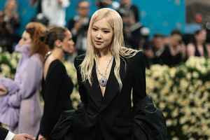 ROSÉ《APT.》連33周於告示牌「Hot 100」在榜