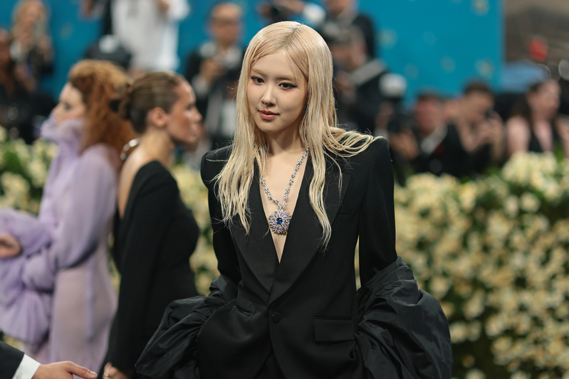 ROSÉ《APT.》連33周於告示牌「Hot 100」在榜