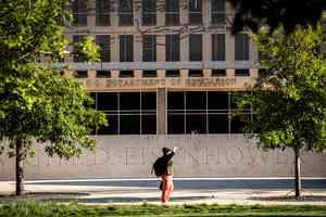 美教育部：已阻止涉10億美元助學金的詐案