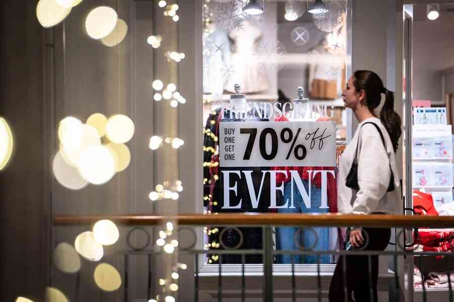 美國首次申領失業金人數上周激增4.4萬人