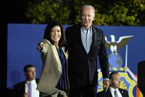 美國大選｜紐約州長再次表明支持總統拜登