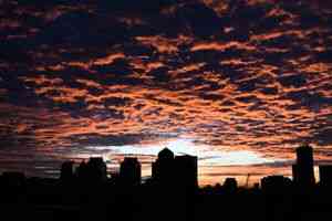 中共批經濟「四論」 專家:難掩背後危機