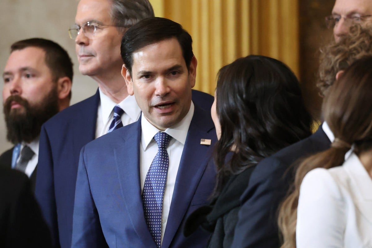 2025年1月20日,國務卿提名人美國參議員魯比奧(Marco Rubio)抵達華盛頓特區美國國會大廈圓形大廳,參加特朗普就任美國第47任總統的就職典禮。(Kevin Lamarque/POOL/AFP)