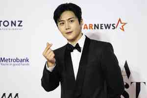 金宣虎扮口譯員 與高允貞拍檔上演浪漫喜劇