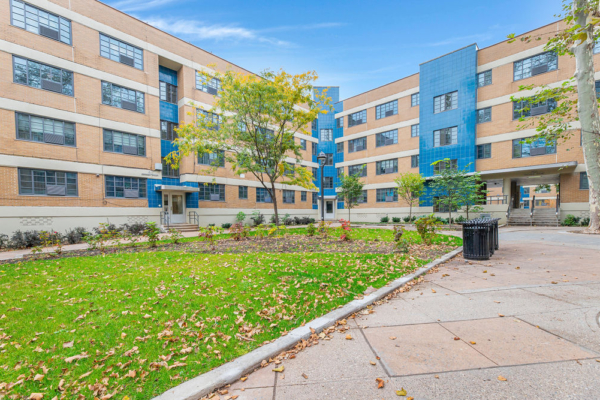 威廉斯堡公屋 百年後翻新獲重生