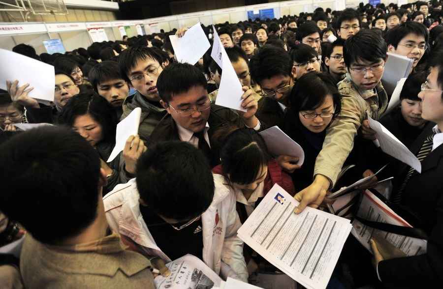中國青年失業率創新高  學者：大學泡沫破滅