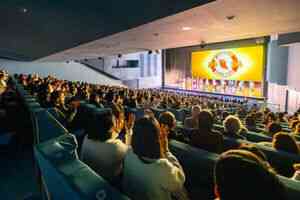 台北連六場爆滿 行政院長卓榮泰觀神韻讚震撼