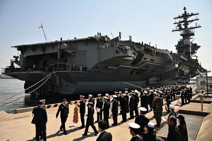 【圖輯】美國「尼米茲號」航空母艦訪問釜山港