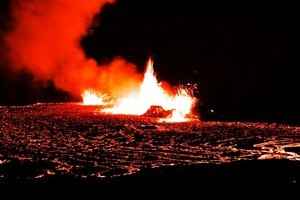 冰島火山噴出有毒氣體 當局警告遊客遠離