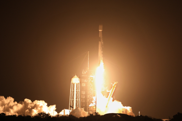SpaceX成功發射廣播衛星 火箭八度回收創紀錄