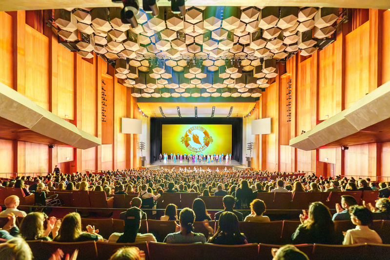 「一場精神之旅」 神韻歐美五城同演暖人心