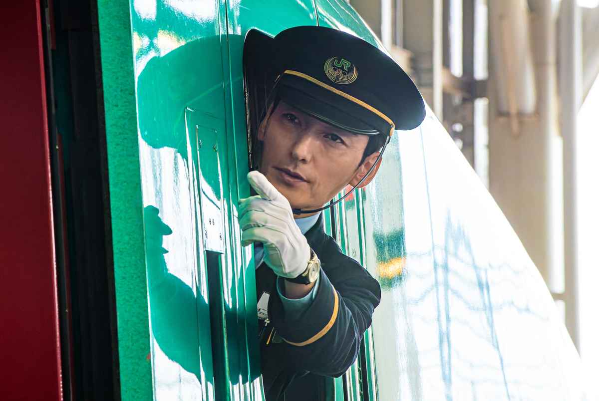 《新幹線驚爆倒數》劇照。(Netflix提供)