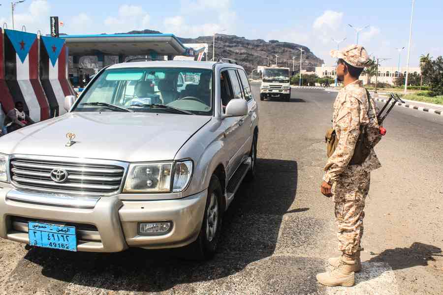 反胡塞聯盟：阿聯酋協助也門分離派領袖出逃