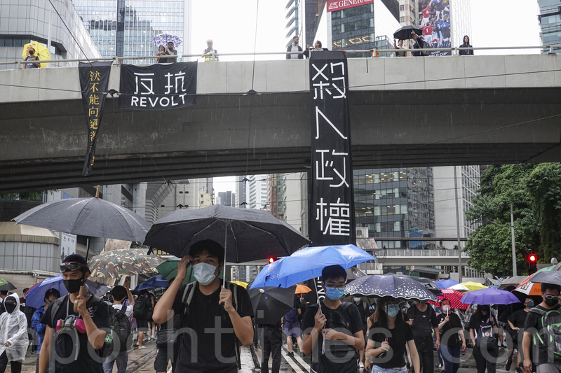 香港港首林鄭月娥10月4日頒佈《禁蒙面法》，此舉激發港民更大的憤怒。（宋碧龍／大紀元）