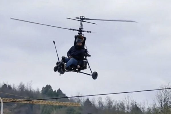 四川村民講述網紅「唐飛機」墜機身亡細節