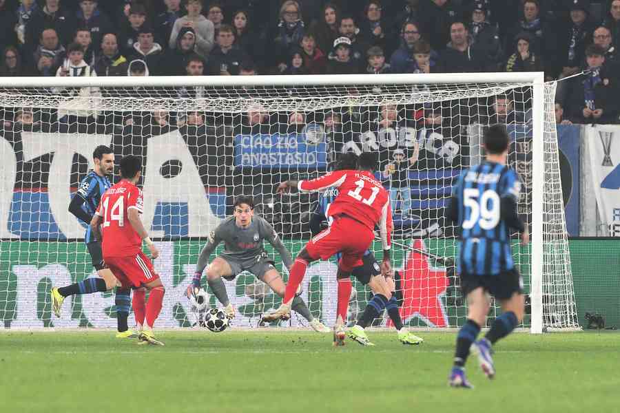 歐冠16強戰：拜仁在客場狂勝意甲「獨苗」