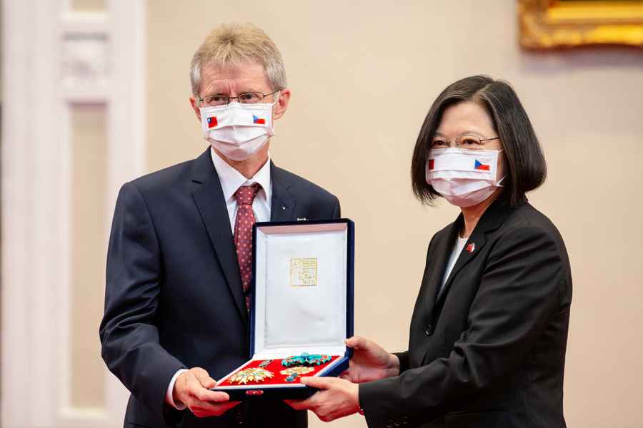 蔡英文接見捷克訪問團 融入三大巧思設計