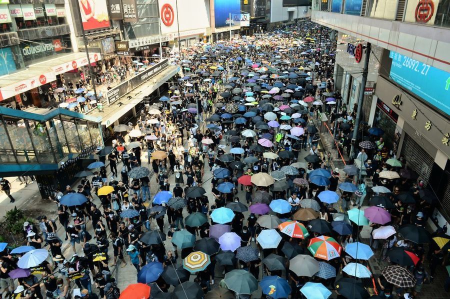 北京慶祝 香港流血 抗議者：無法用語言形容