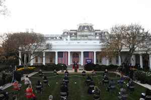 特朗普4月2日在玫瑰園宣布對等關稅政策