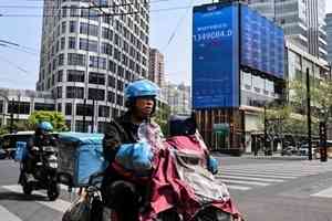 上海蕭條 從商圈關閉到五星酒店擺攤求生