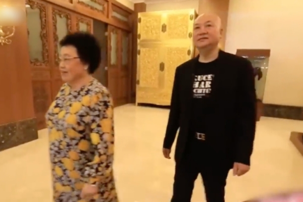 身家470億元 中國前女首富陳麗華離世