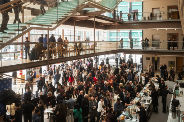 神韻多倫多連場大爆滿 中港台精英自豪感恩